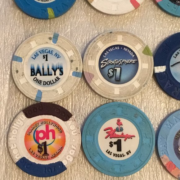 Las Vegas Casino chip collection Games Very Cool Colorful Lot Of 22